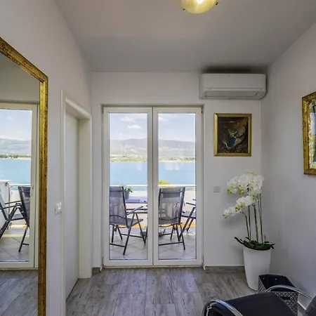 Raos In Trogir - Mittel-dalmatien Mastrinka