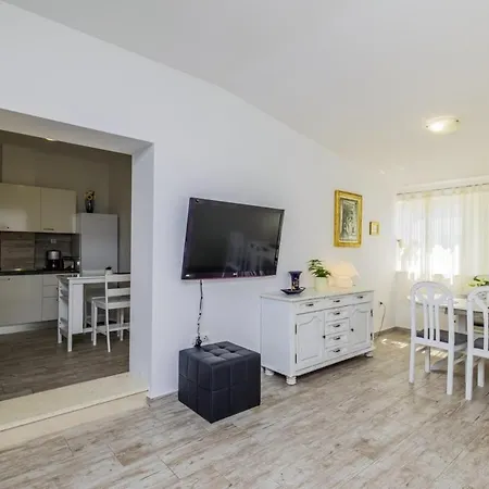 Raos In Trogir - Mittel-dalmatien Gostinjska kuća