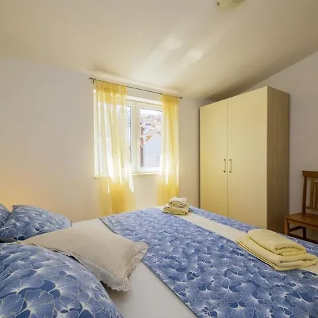 Pensjonat Raos In Trogir - Mittel-dalmatien Mastrinka