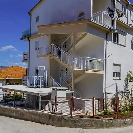 Raos In Trogir - Mittel-dalmatien * Mastrinka