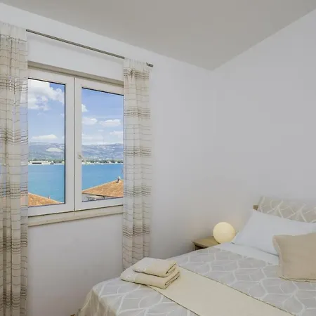 Raos In Trogir - Mittel-dalmatien Gostinjska kuća *