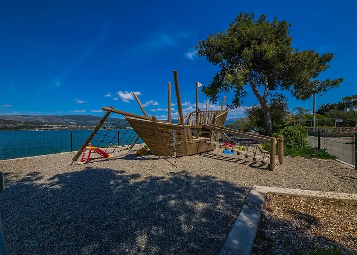 Raos In Trogir - Mittel-dalmatien Konukevi 3*